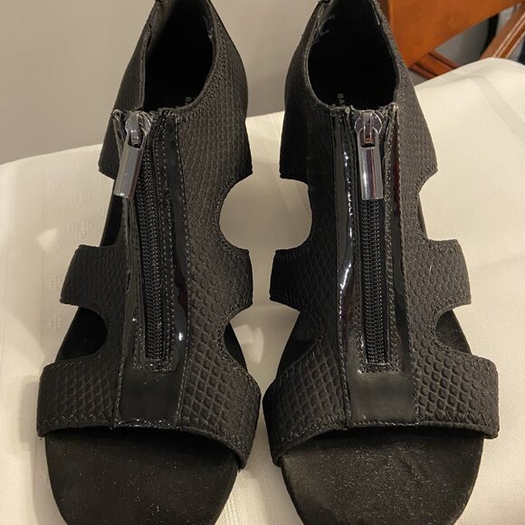 Bandolino Shoes - Bandolino Brand Gladiator Style Zip Front Sandal